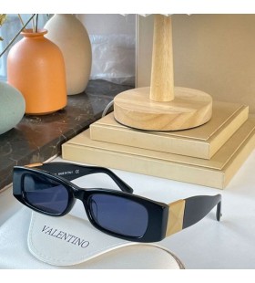 Valentino VA4105 Rectangular Sunglasses Acetate Frame With Roman Stud Black/Blue