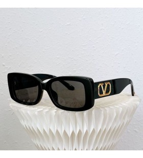 Valentino VA4108 Rectangular Sunglasses Acetate Frame With VLogo Stud Black