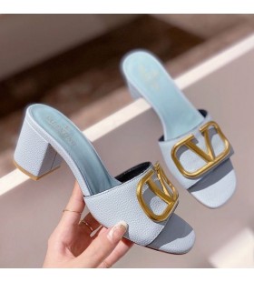 Valentino VLogo Assinatura De Espessura De Salto Slides Mulheres Granulado Bezerro Céu Azul