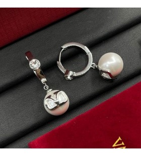 Valentino VLogo Aláírás Pin-Medál, Fülbevaló, Fém, Kristály, Gyöngy, Ezüst