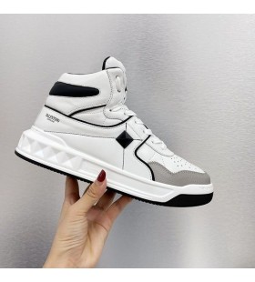 Valentino Egy Stud KÃ¶zÃ©p-FelsÅ‘ Unisex CipÅ‘k BorjÃºbÅ‘r FehÃ©r/Fekete