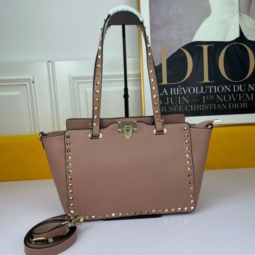 Valentino Beag Rockstud Tote I Grainy Calfskin Pink