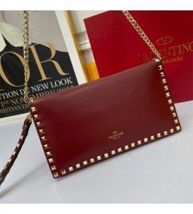 Valentino MÃ³r Rockstud Wristlet Clutch Le Slabhra Calfskin BurgÃºine