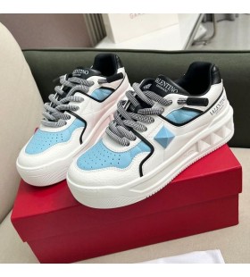 Valentino Uno Stud XL Low-Top Sneaker Unisex in Pelle Nappa Bianco/Blu