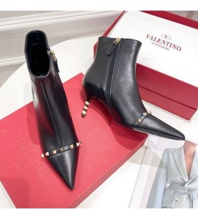 ãƒ´ã‚¡ãƒ¬ãƒ³ãƒ†ã‚£ãƒŽã®ãƒ­ãƒ¼ãƒžã®ã‚¹ã‚¿ãƒƒãƒ‰ã®è¶³é¦–Bootiesã¨åŽŸåž‹è£½ä½œãƒ’ãƒ¼ãƒ«ã®å¥³æ€§Calfskiné»’