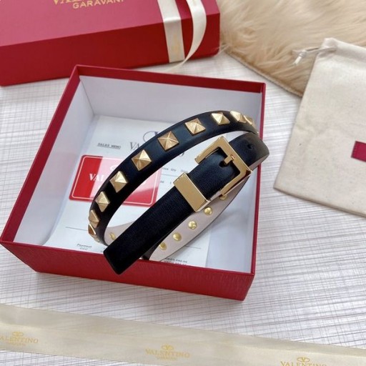 Valentino Rockstud Belte 20MM Med Pin-Spenne I Sort Kalveskinn