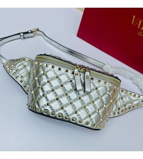 Valentino Store Rockstud Spike Belte Veske I Lammeskinn Sølv