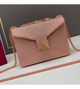MaÅ‚a torba na ramiÄ™ Valentino One na szpilce Z Å‚aÅ„cuchem i bÅ‚yszczÄ…cymi krysztaÅ‚ami z zamszu koloru RÃ³Å¼owego