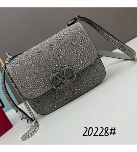 MaÅ‚a torba na ramiÄ™ Valentino Vsling Z BÅ‚yszczÄ…cymi nitami Z szarego Zamszu