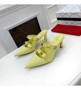 Damskie Japonki Valentino Roman Na Szpilce Z Paskami Z Dwoiny Bydlęcej W Kolorze Cytryny