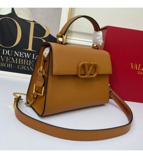 MaÅ‚a torebka Valentino Vsling z Ziarnistej skÃ³ry cielÄ™cej brÄ…zowy