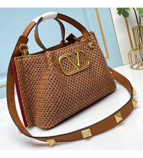 OvocnÃ© MalÃ© VLogo Podpis NÃ¡kupnÃ­ TaÅ¡ka S RÃ­msko Klincami V SyntetickÃ© Riffia HnedÃ¡