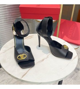 OvocnÃ© Vlogo RÃ­mskej Spony SandÃ¡le Å½eny TeÄ¾acina ÄŒierna