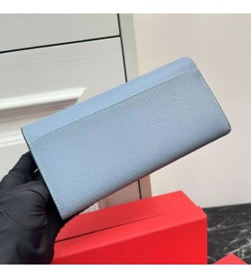 Ovocné Veľké VLogo Podpis Bifold Peňaženky V Zrnitý Teľacina Sky Blue