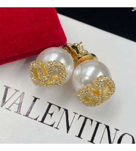 발렌티노 VLogo 서명이 귀걸이는 진주와 메타 크리스탈 골드