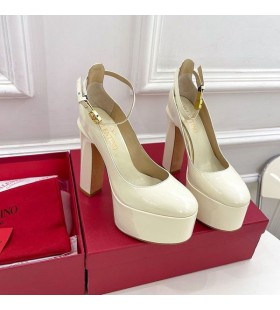 Ženske Cipele-brod Valentino Tan-Go Na platformi Sa remenom Na щиколотке Od Lakirane Kože, Bež boje