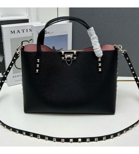 Mala Torba-Ñ‚Ð¾ÑƒÑ‚ Valentino Rockstud S DomaÄ‡im Presvlakom od Zrnate TeleÄ‡e koÅ¾e crne boje