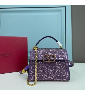 Torbu Valentino Mini Vsling S Blistavim Kristalima Od Teleće kože Ljubičaste Boje