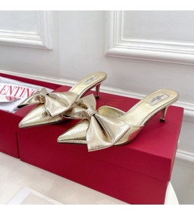 Japanke na Visoku Petu Valentino VLogo S Lukom Å½enske Od Lakirane KoÅ¾e Zlatne Boje