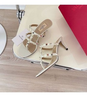 Valentino Rockstud Flip-Flop Krängt Glider Kvinnor Kalvskinn Vit