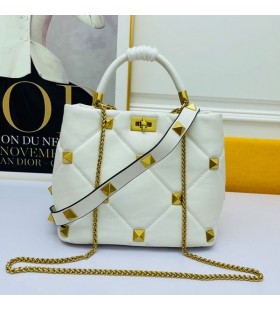 Valentino Meidum Romerska Stud Handväska I Nappa Läder Vit