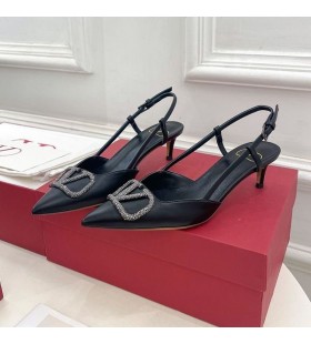 Valentino VLogo Signatur Slingback Pumpar Med Swarovski Kristaller Kvinnor Svart Kalvskinn
