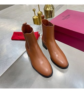 Valentino Klasik Chelsea Çizmeler İle Bir Damızlık Kadın Dana Derisi Kahverengi