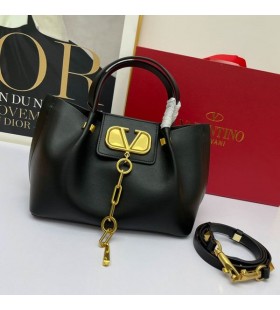 Valentino Pequeño VLogo Escapar De Tote En Piel De Becerro Negro