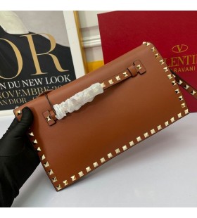 Valentino Gran Rockstud Brazalete Clutch Con Cadena De Piel De Becerro MarrÃ³n