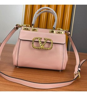 Valentino StÅ™ednÃ­ Rockstud Kabelka V ZrnitÃ© TelecÃ­ KÅ¯Å¾e RÅ¯Å¾ovÃ¡