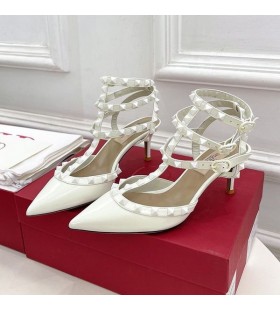 Valentino Rockstud Kleci Ženy Čerpadla Patent Kožené Bílé