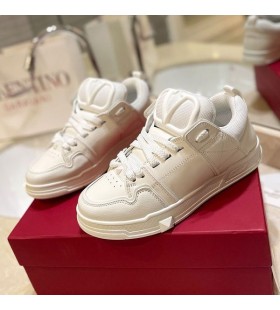 Valentino Open Skate Sneakers Met VLogo Unisex Kalfsleer en textiel Wit