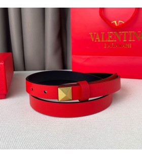 Valentino Yksi Stud VyÃ¶ 20MM Vuonna Vasikannahka Red