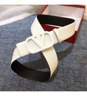Valentino VLogo Allekirjoitus 40MM VyÃ¶ Logo Solki Calfskin Valkoinen