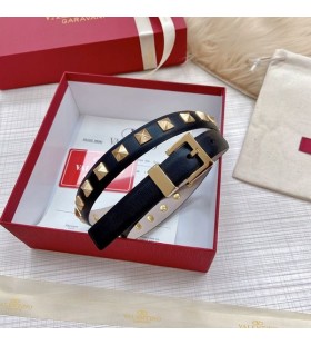 Valentinon Rockstud VyÃ¶ 20MM Pin Solki Vuonna Vasikannahka Musta