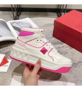 Valentino Yksi Stud XL Mid-Top Lenkkarit Naisten Nappa Nahka Valkoinen/Ruusu