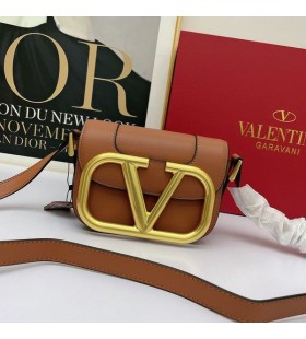 Valentino Pieni Supervee Olkalaukku Vasikannahka Ruskea