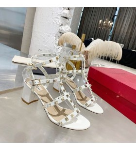 Valentino Rockstud Sandales Avec Bride Ã€ La Cheville Des Femmes De Cuir De Veau Blanc