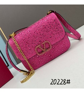 Valentino ÎœÎ¹ÎºÏÏŒ Vsling Crossbody Î¤ÏƒÎ¬Î½Ï„Î± ÎœÎµ Î›Î±Î¼Ï€ÎµÏÎ¬ ÎšÏÏÏƒÏ„Î±Î»Î»Î± Î£Îµ Î£Î¿Ï…Î­Ï„ Rose
